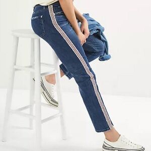 Pilcro Slim Boyfriend Jean Anthropologie size 29 NWOT